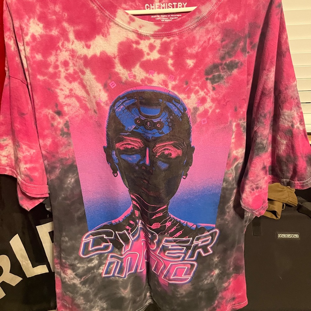 “Cyber Mind” tye-dye graphic t-shirt